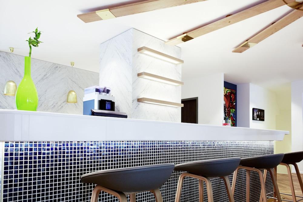 Visionapartments Place De Cornavin - Contactless Check-In Geneva Exterior photo