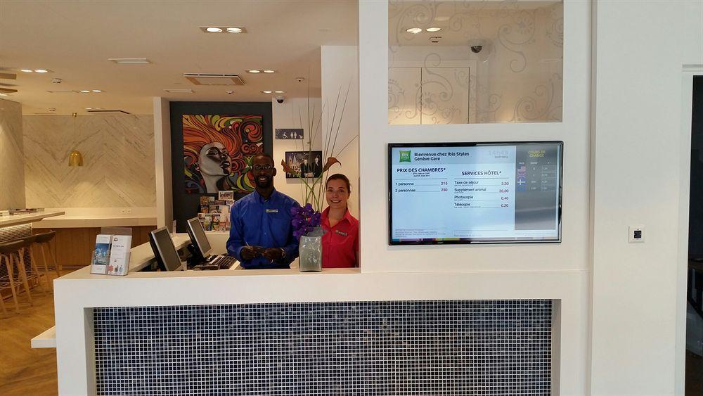 Visionapartments Place De Cornavin - Contactless Check-In Geneva Exterior photo
